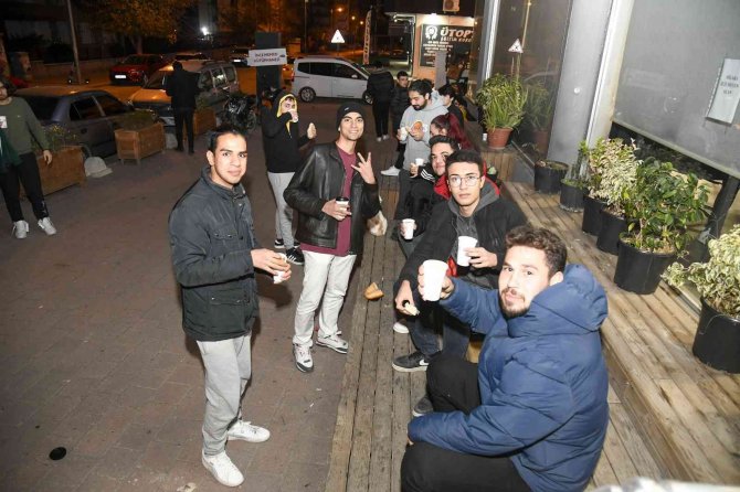 Büyükşehir Final Haftasında Öğrencinin Yanında