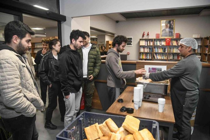 Büyükşehir Final Haftasında Öğrencinin Yanında