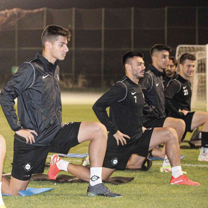 Altay Ve Göztepe, Antalya’da Antrenmanlara Başladı
