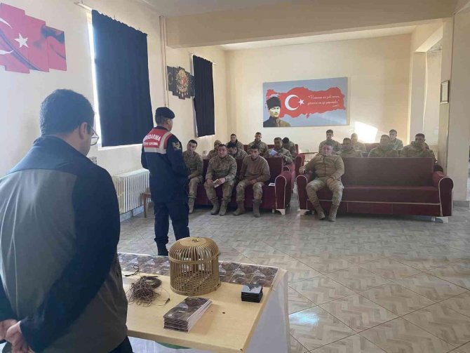 Jandarma Personeline Kaçak Avcılık Konusunda Eğitim Verildi