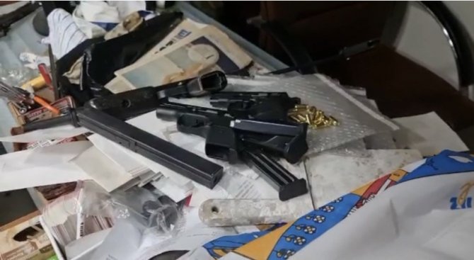 İ̇stanbul’da Yılbaşı Gecesi Silah Operasyonu: Suikast Silahı Ele Geçirildi