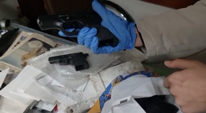 İ̇stanbul’da Yılbaşı Gecesi Silah Operasyonu: Suikast Silahı Ele Geçirildi