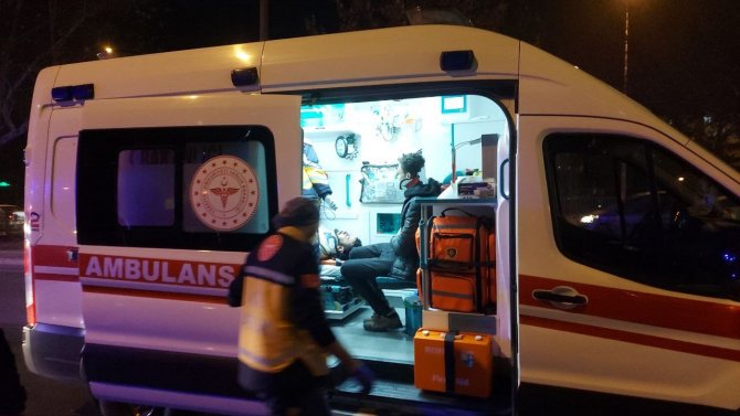 Konya’da Otomobilin Çarptığı Midibüs Yan Yattı: 10 Yaralı