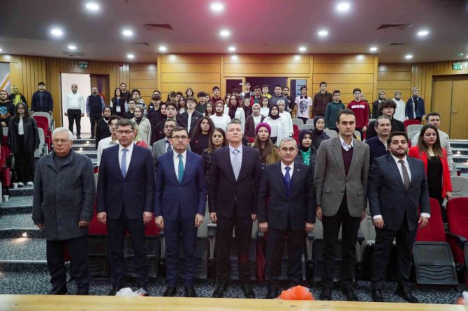 Gençlerin Heyecanına Ortak Oldu