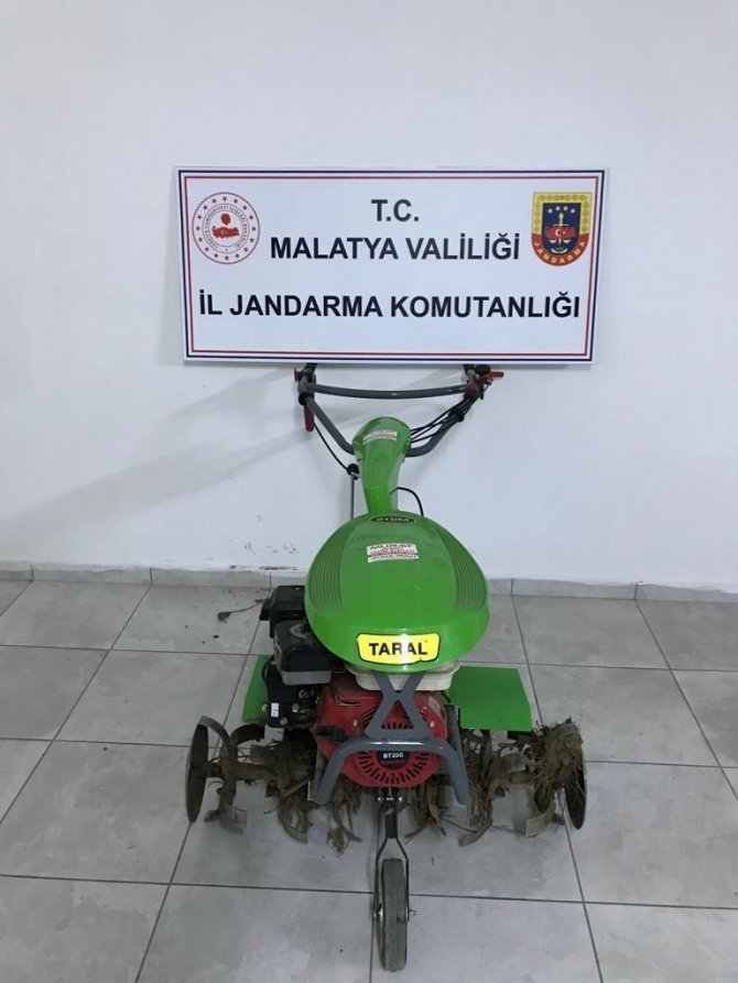 Hırsızlar Jandarmadan Kaçamadı