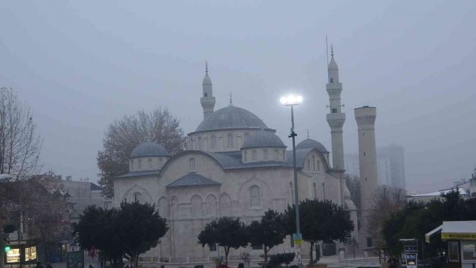 Malatya’da Sis Etkisini Sürdürüyor