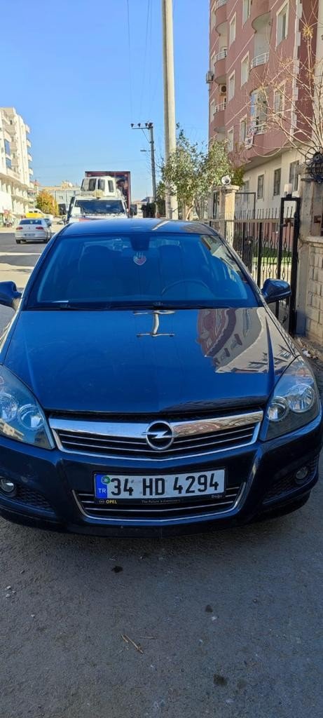 Aracına Yorgun Mermi İsabet Etti