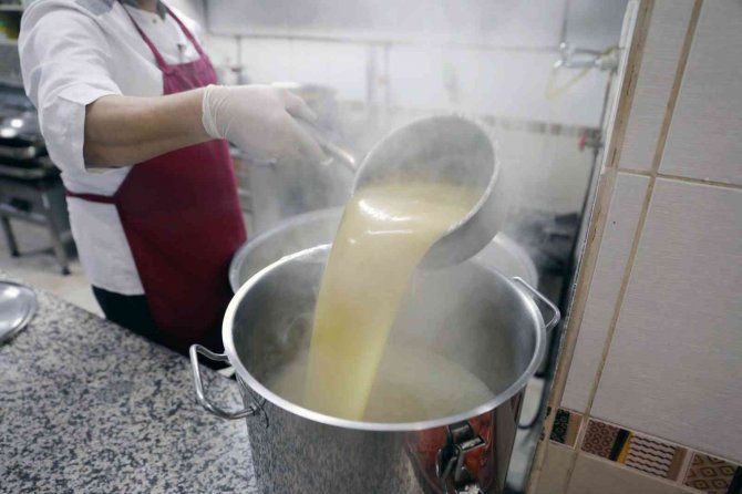 Menteşe Belediyesinden Öğrencilere Sıcak Çorba