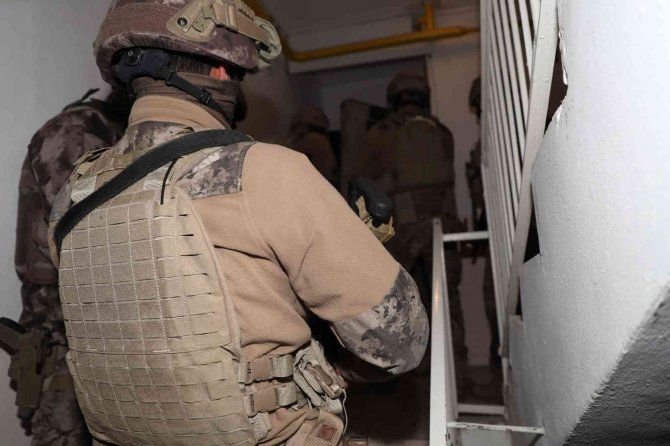 Mersin’deki Organize Suç Örgütü Operasyonunda 11 Şüpheli Gözaltına Alındı