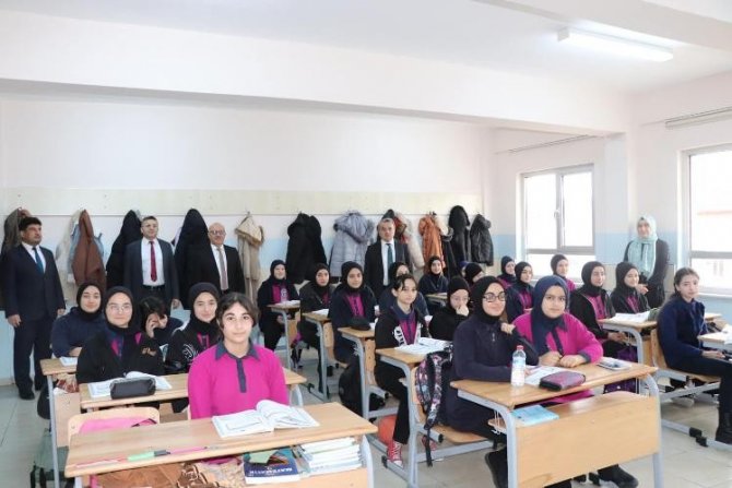 Kaymakam Öztürk Okul Ziyaretlerine Devam Ediyor