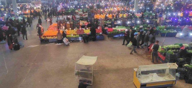Tezgah Yeri Anlaşmazlığı Kanlı Bitti: 4 Yaralı