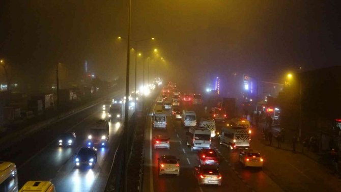 İ̇stanbul Anadolu Yakası’nda Sis Etkisini Sürdürüyor