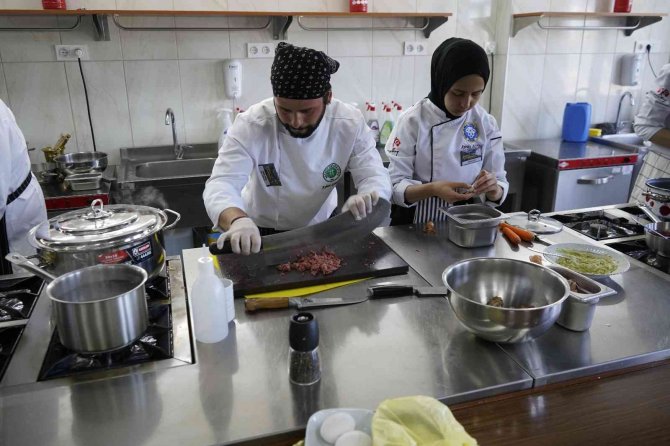 Akredite Alarak Eğitim Kalitesini Tescilledi, İlk 7 Arasına Girmeyi Başardı