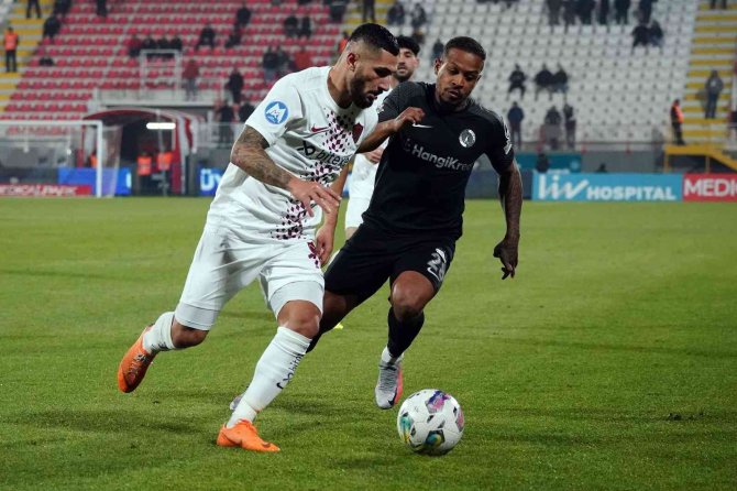 Spor Toto Süper Lig: Ümraniyespor: 2 - Hatayspor: 2 (Maç Sonucu)