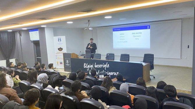 Subü Öğrencilerine Kariyer Ve Dil Semineri