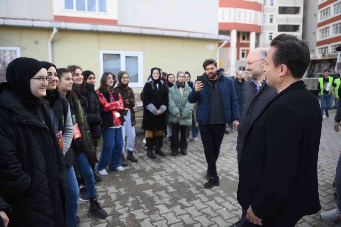 Sıfır Atık Liginin Liseli Yarışmacılarıyla Buluşan Dr. Şadi Yazıcı: “Dünya Artık 23,5 Ton Daha Dengeli”