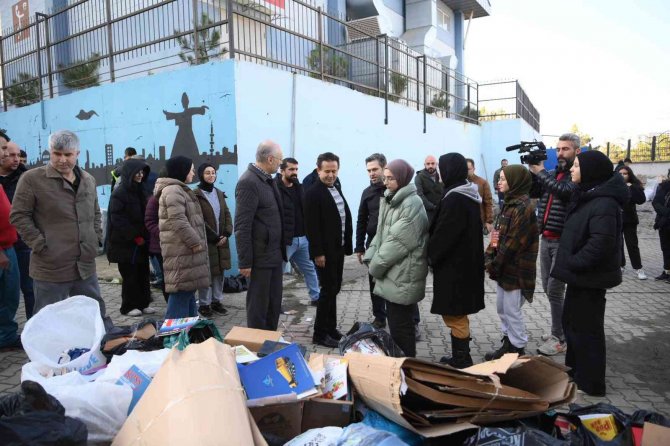 Sıfır Atık Liginin Liseli Yarışmacılarıyla Buluşan Dr. Şadi Yazıcı: “Dünya Artık 23,5 Ton Daha Dengeli”