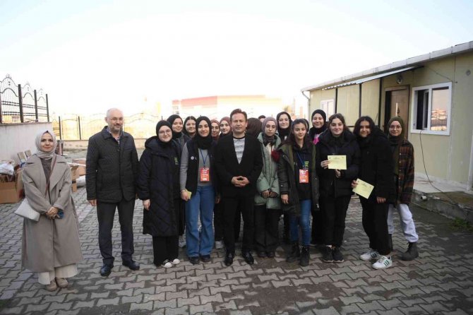 Sıfır Atık Liginin Liseli Yarışmacılarıyla Buluşan Dr. Şadi Yazıcı: “Dünya Artık 23,5 Ton Daha Dengeli”