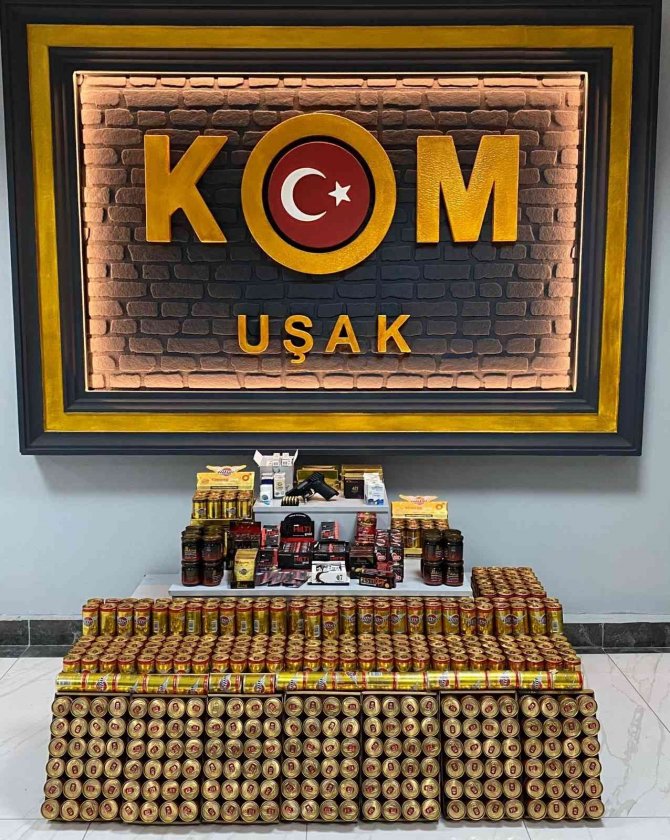 Uşak’ta 3 Farklı Adrese Eş Zamanlı Uyuşturucu Operasyonu
