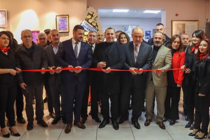 Engelli Gençler El Emeklerinin Gelirini Şehit Ailelerine Bağışladı