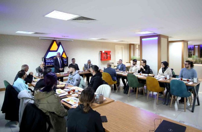 Ai̇çü Rektörü Prof. Dr. Karabulut Öğrenci Konseyi Temsilcileri İle Bir Araya Geldi
