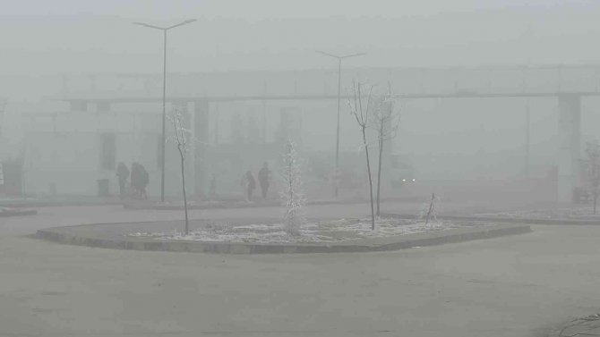 Yoğun Sis Aksaray’ı Etkisi Altına Aldı