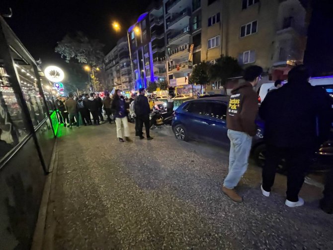 Kadın Müşteriyi Rahatsız Eden Şahsa Meydan Dayağı