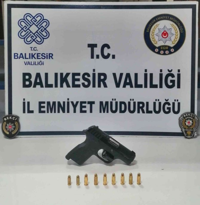 Balıkesir’de Polisten Huzur Operasyonu: 25 Gözaltı