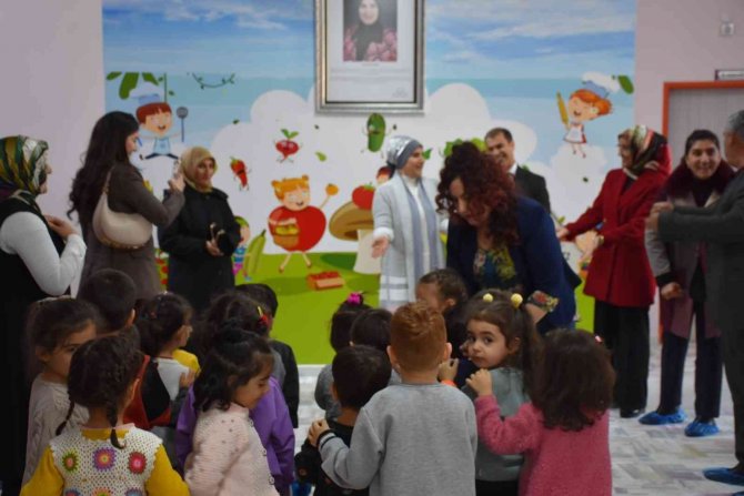 Bingöl’de Bin 300 Öğrenciye Giyim Yardımı