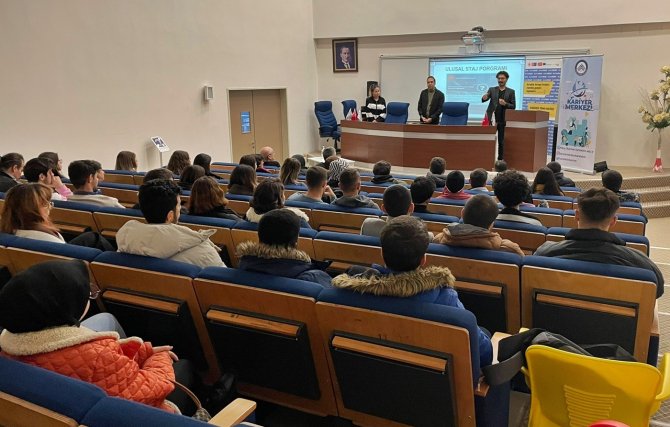 Üniversite Öğrencilerine Uluslararası Staj İmkanları Anlatıldı