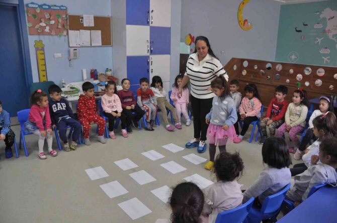 Çukurova Belediyesi Robotik Kodlamayla Eğitiyor