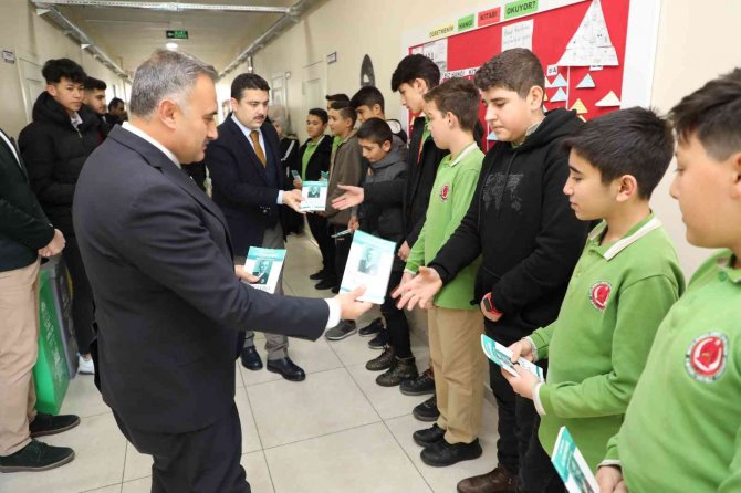 İ̇lçe Protokolünden Numan Cebeci Ortaokulu Öğrencilerine Motivasyon Ziyareti