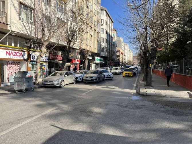 İ̇kinci Şeride Park Etme Problemi Her Geçen Gün Büyüyor