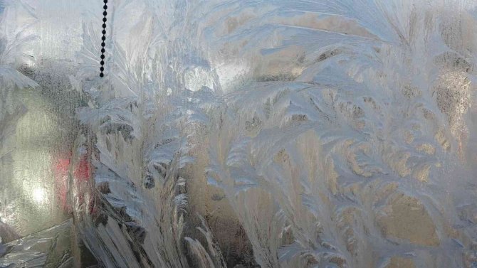 Eksi 19,3’ü Gören Göle’de Kura Nehri Dondu