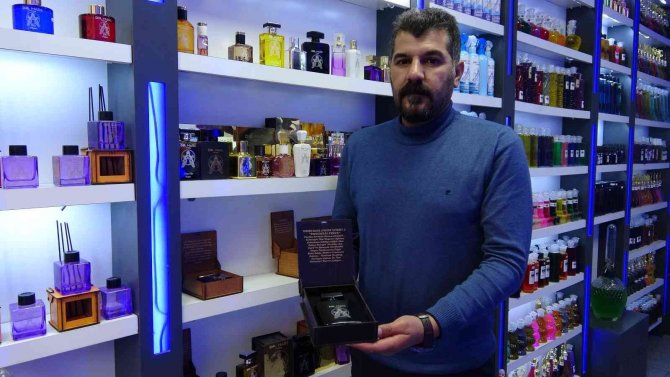 Ahşap Parfüm Kutularının Her Birine Farklı Hikayeler Yazıldı