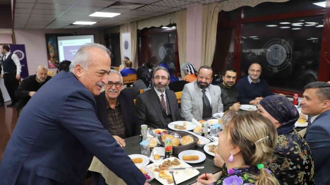 Rektör Çomaklı, Akademisyenlerle Buluşmaya Devam Ediyor