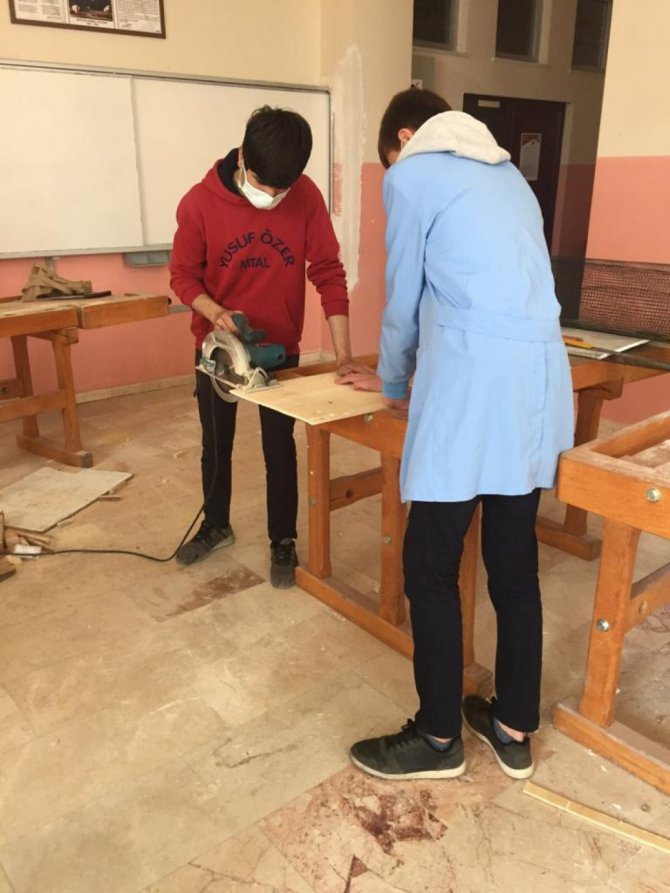 Öğrenciler Matematik Terimlerini Tasarlayarak Öğreniyor