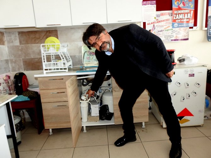 Çeşmeli Öğrenciler Topraksız Tarım Yapmaya Başladı