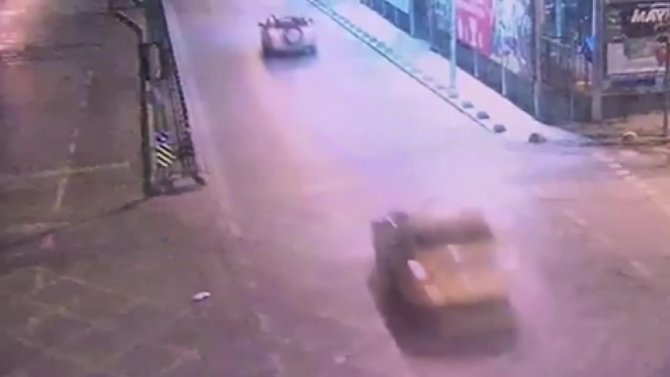 Kadıköy’de Taksici Dehşeti: İki Kadının Peşine Takıldı, Bilerek Araçlarına Çarptı
