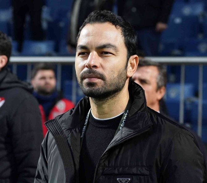 Selçuk İ̇nan, İlk Galibiyetini Aldı