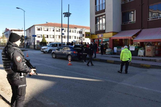 46 Polisin Katılımıyla ’Huzur’ Denetimi: 248 Şahıs Sorgulandı