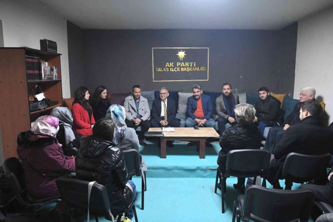 Başkan Büyükkılıç, Ak Parti Talas İ̇lçe Başkanlığı Yönetim Kurulu Toplantısına Katıldı