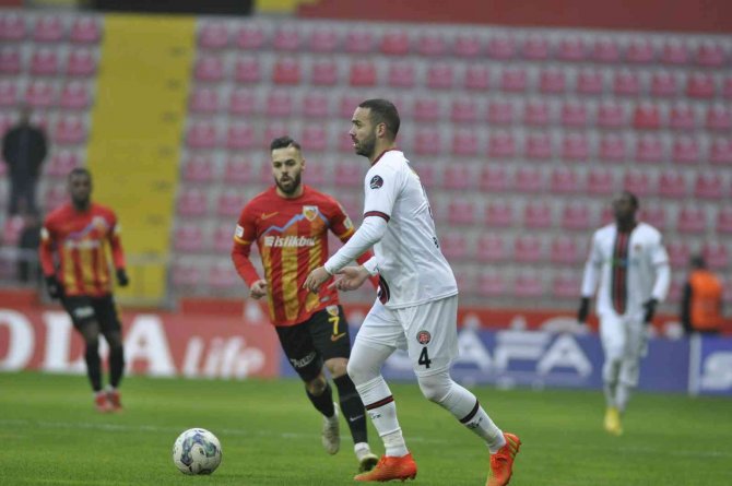 Spor Toto Süper Lig: Kayserispor: 0 - Fatih Karagümrük: 2 (İ̇lk Yarı)
