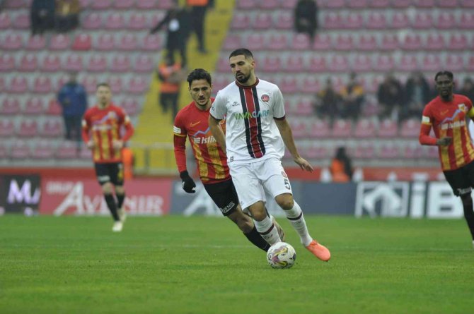 Spor Toto Süper Lig: Kayserispor: 0 - Fatih Karagümrük: 2 (İ̇lk Yarı)