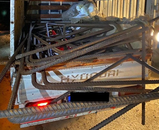 Hızlı Tren Hattından 3 Ton Demir Çaldığı İddia Edilen Şüpheliler Yakalandı