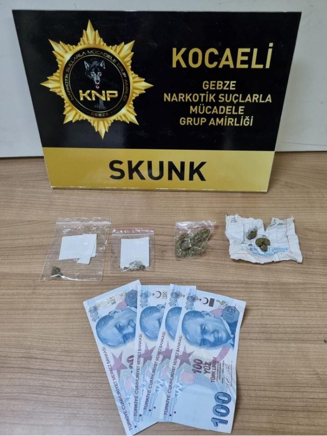 Kocaeli’de Uyuşturucu Ticareti Yapan 4 Şüpheli Tutuklandı