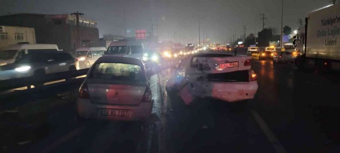 9 Araç Kazaya Karıştı, Ortalık Savaş Alanına Döndü