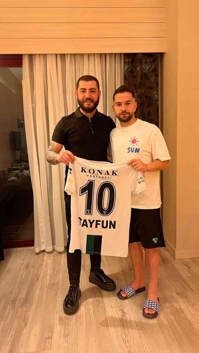 Kocaelisporlu Futbolcular Saç Tasarımında Osman Balcı’yı Tercih Etti