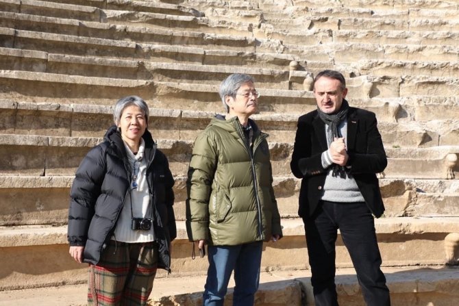 Japon Tarihçi Prusias Ad Hypium Antik Kentine Hayran Kaldı