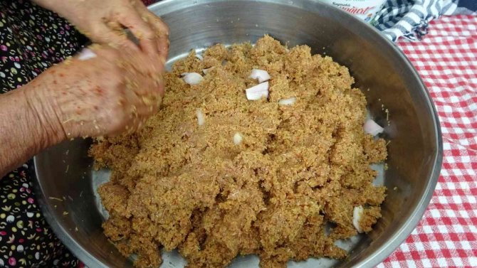 Tescilli İçli Köfte Ev Hanımlarını Buluşturuyor